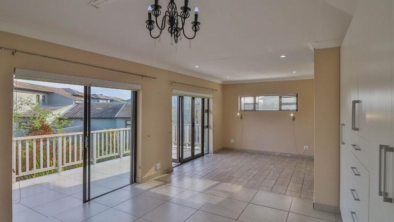 4 Bedroom Property for Sale in Hartenbos Landgoed Western Cape